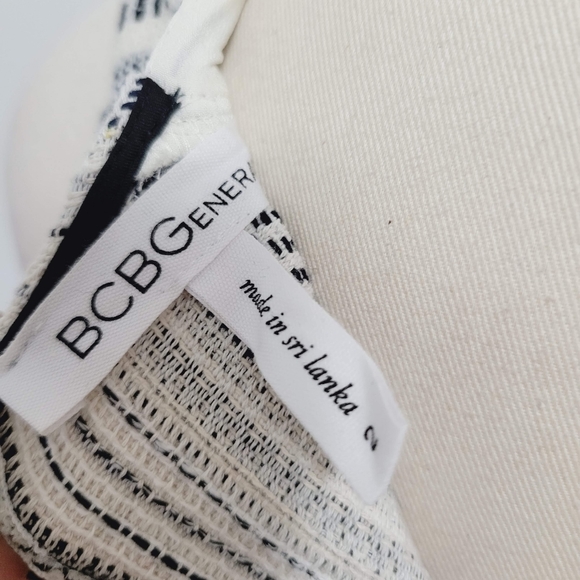 BCBGeneration black multi jacquard crop top size 2 - Picture 3 of 8